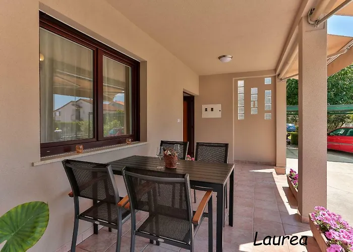 Laurea & Casia Apartamento *