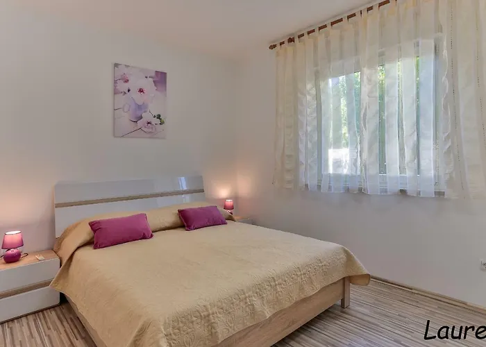 Apartamento Laurea & Casia Pula