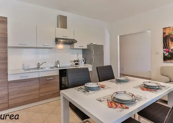 Apartamento Laurea & Casia Pula