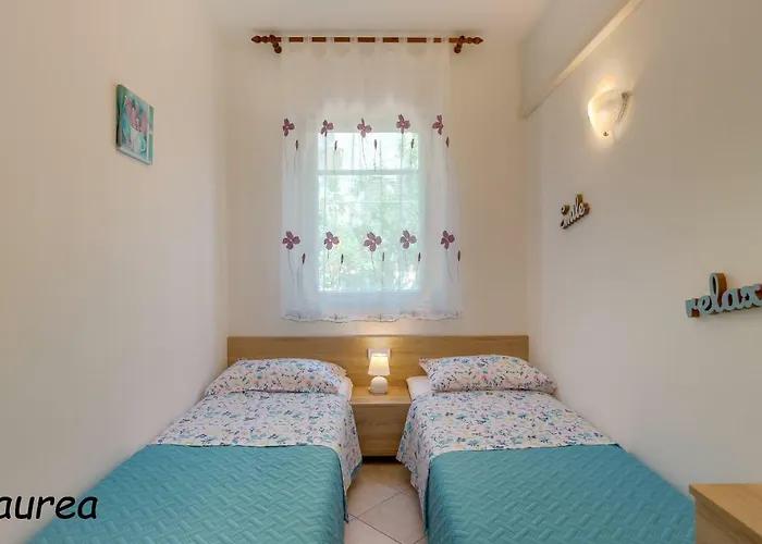 Laurea & Casia * Póla